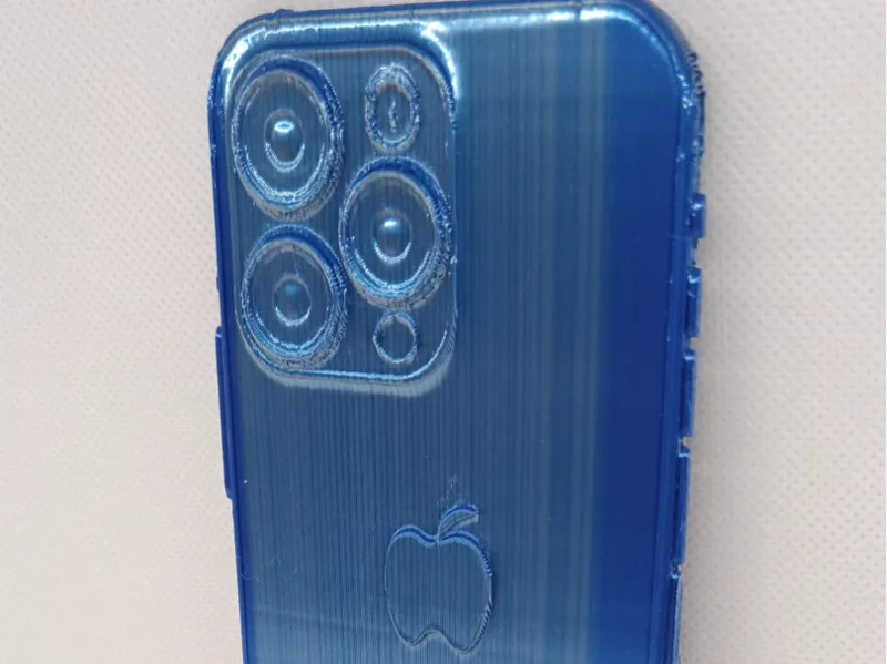 Phone 16 Pro modello scala reale