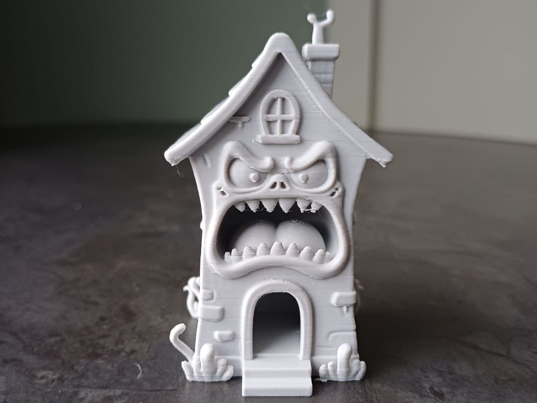Grumpy Gnasher Cottage – The Angry Haunted House