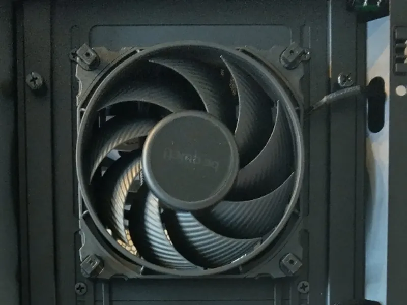 NZXT H7 Flow faceplate fan shroud