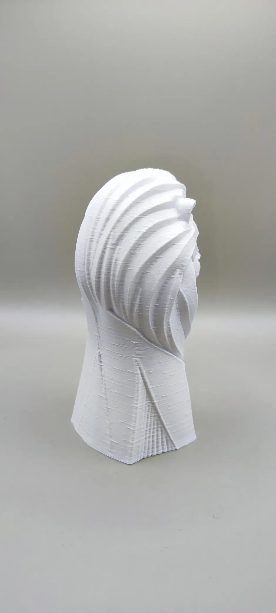 Geometric King Sculpture - Free 3D Print Model - MakerWorld
