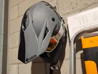 Support mural pour casque de moto ou scooter — photo 2