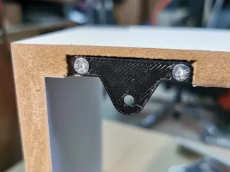 Shelf mounting adaptor