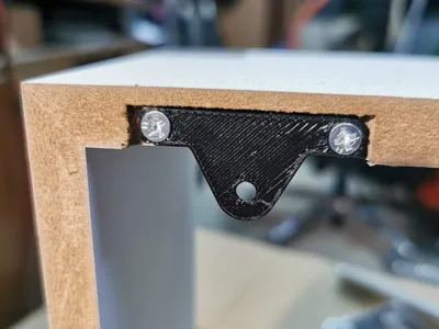 Shelf mounting adaptor