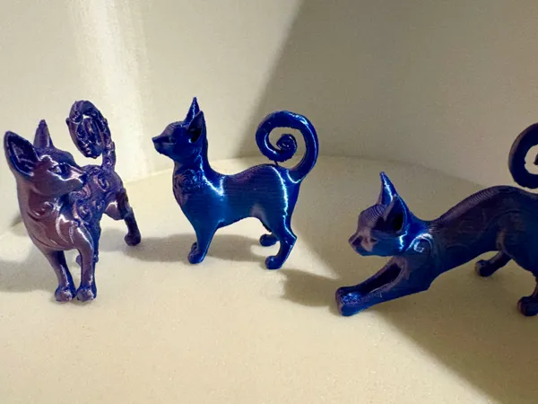 Figurine chat élégante