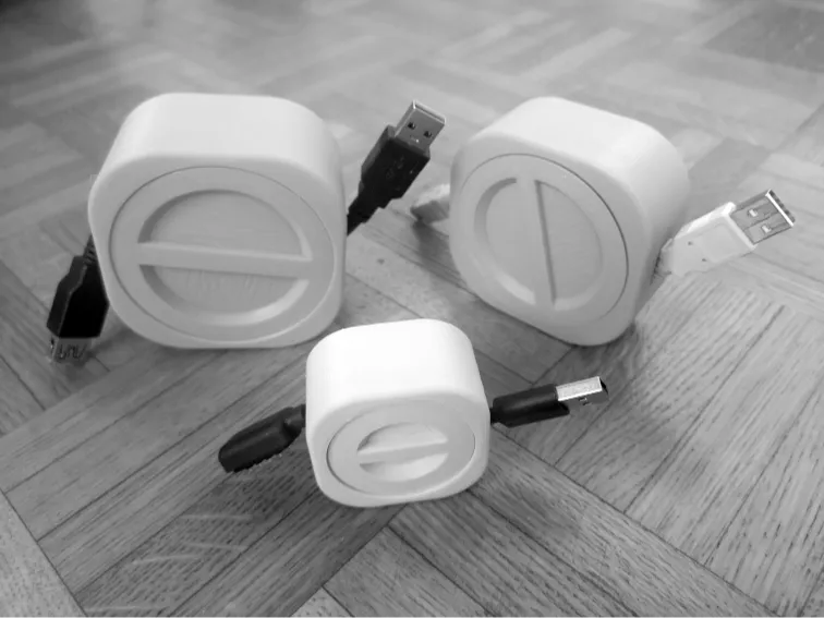 Cable organizer roll up