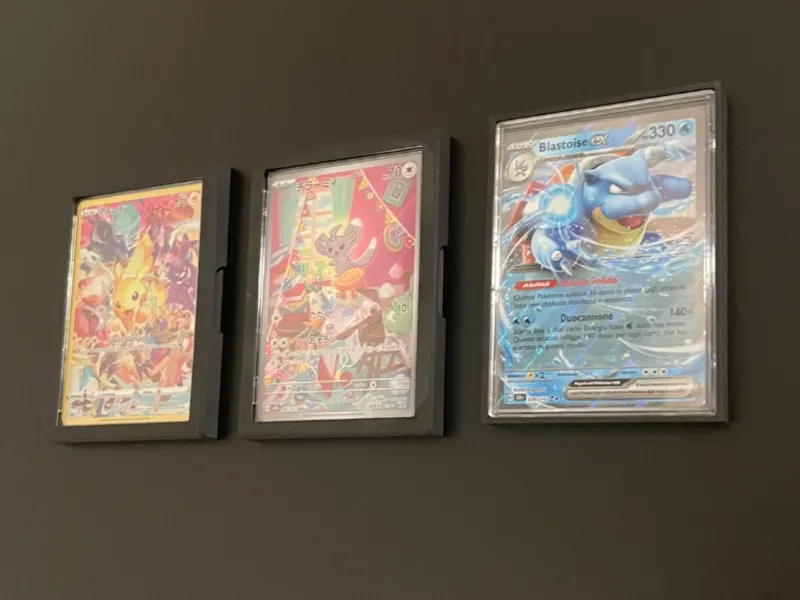 Magnetic support for Mini Snap TCG Card