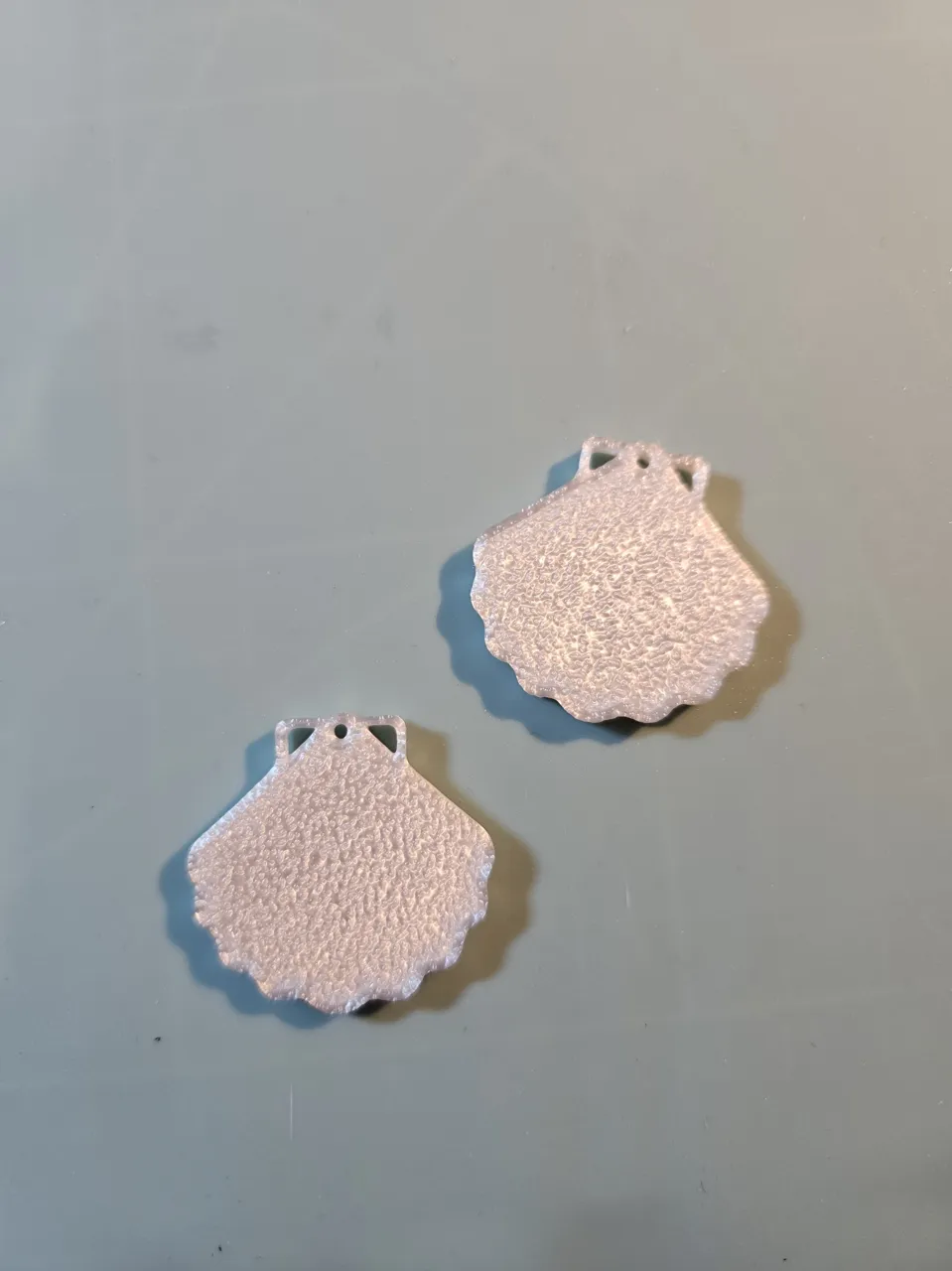 Boucle d'oreille ou porte clé coquillage view 3