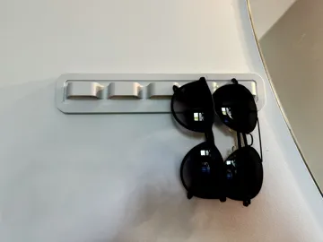 Soporte: wall mounted sunglasses display holder — vista de referencia 4