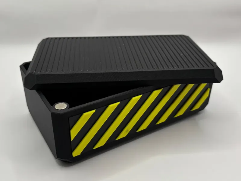 Magnetisch schließende Box – mit 3 Faceplates