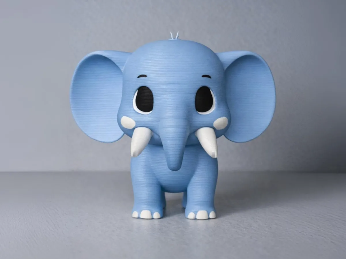 Figurine d'éléphant à grandes défenses