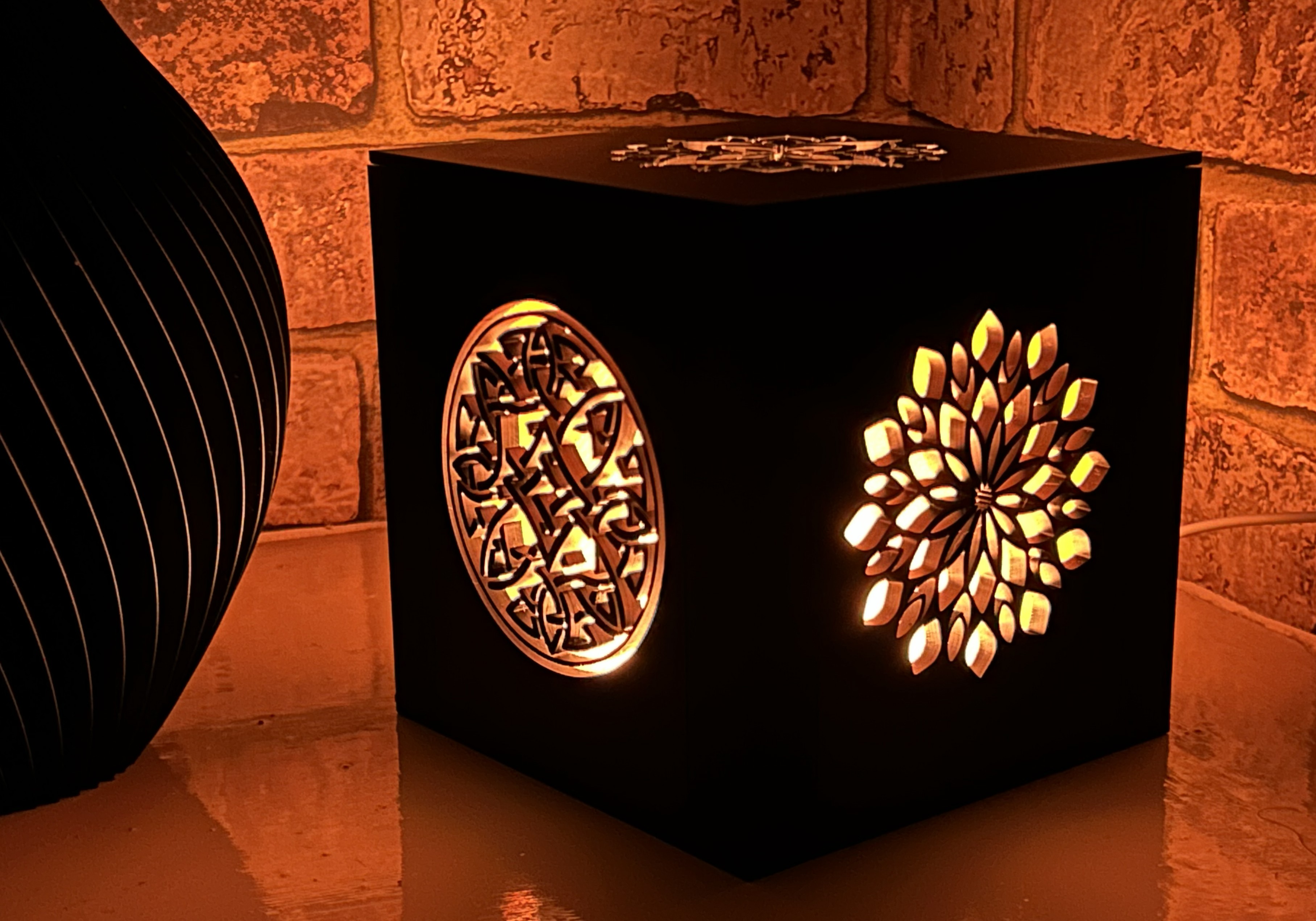 Miniatura 1 do modelo 3D Glow Cube