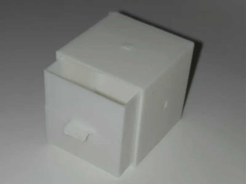 Small storage box
