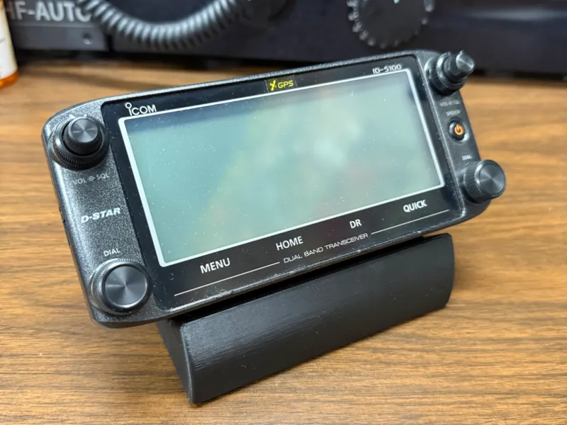 Icom ID-5100 Desktop display 