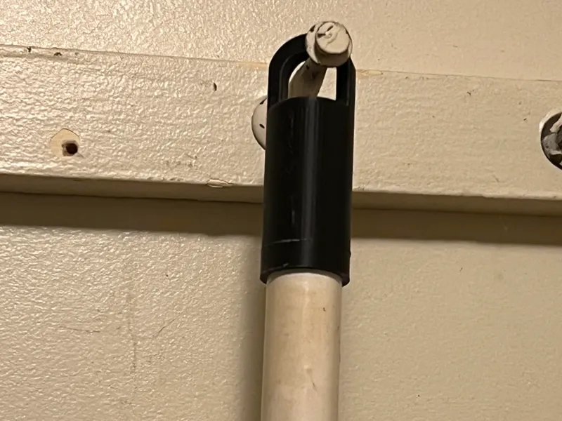 Broom cap for hanging