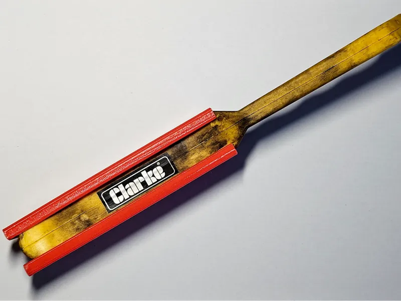 Clarke (CHT551 - 4 Row) Wire Brush Guard/ Case