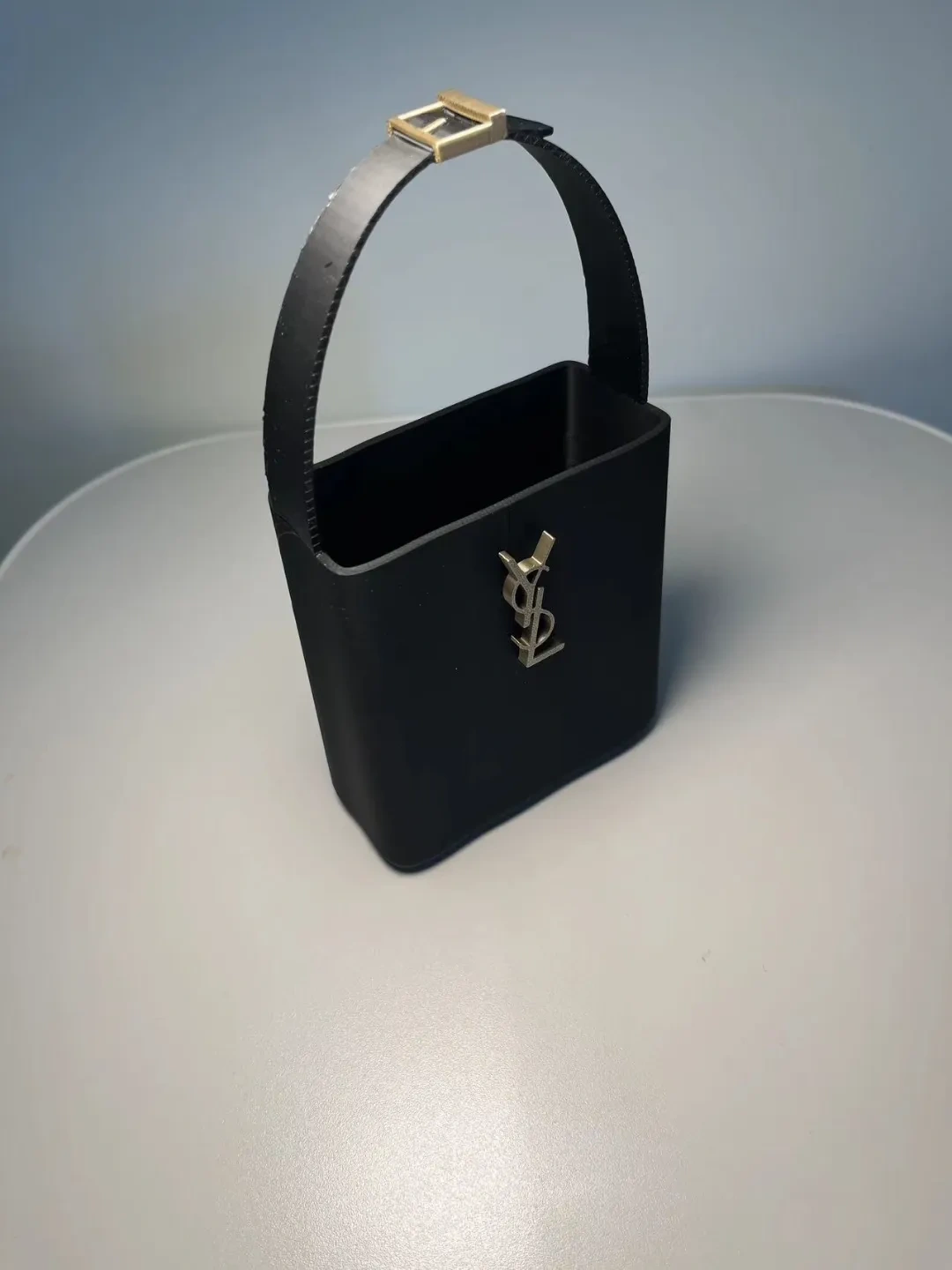 Miniatura 2 do modelo 3D 笔筒手提包