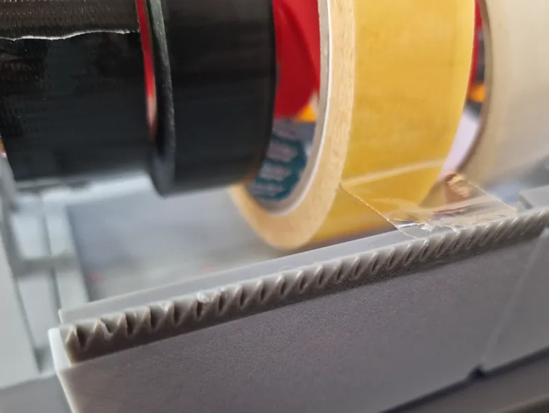 Spikes/teeth for large "Gridfinity Tape Holder"