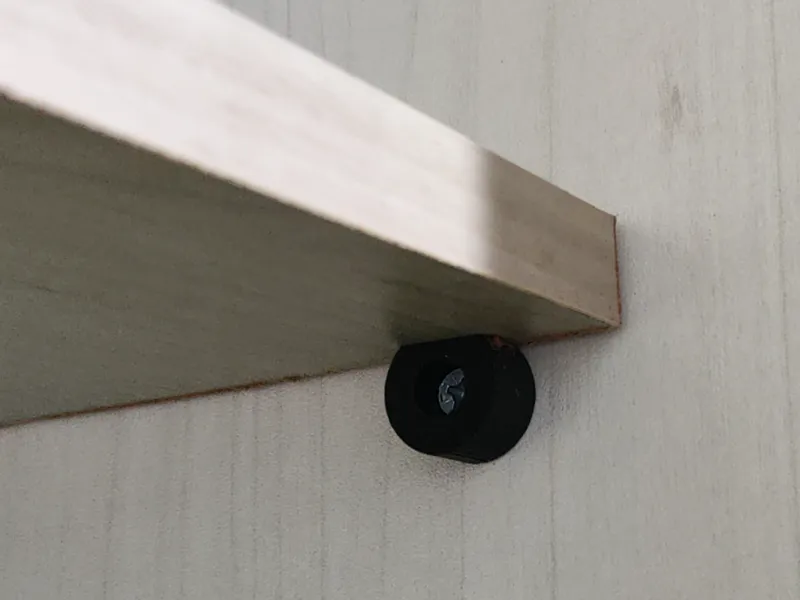 closet shelf holder