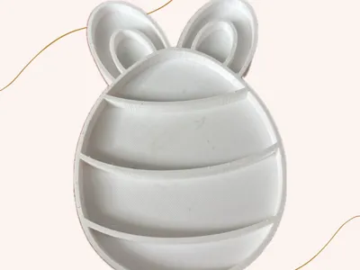Sensory tray easter egg