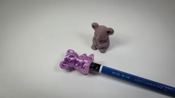 Letrero o emblema decorativo: Cute Koala Pen Topper (Puckies Collection) — vista de referencia 3