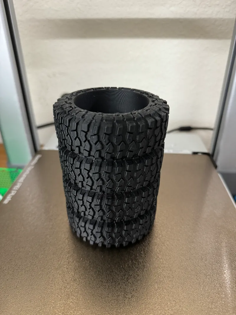 Mud tire Pen Cup