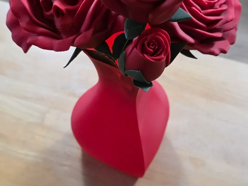 Heart Curved Vase
