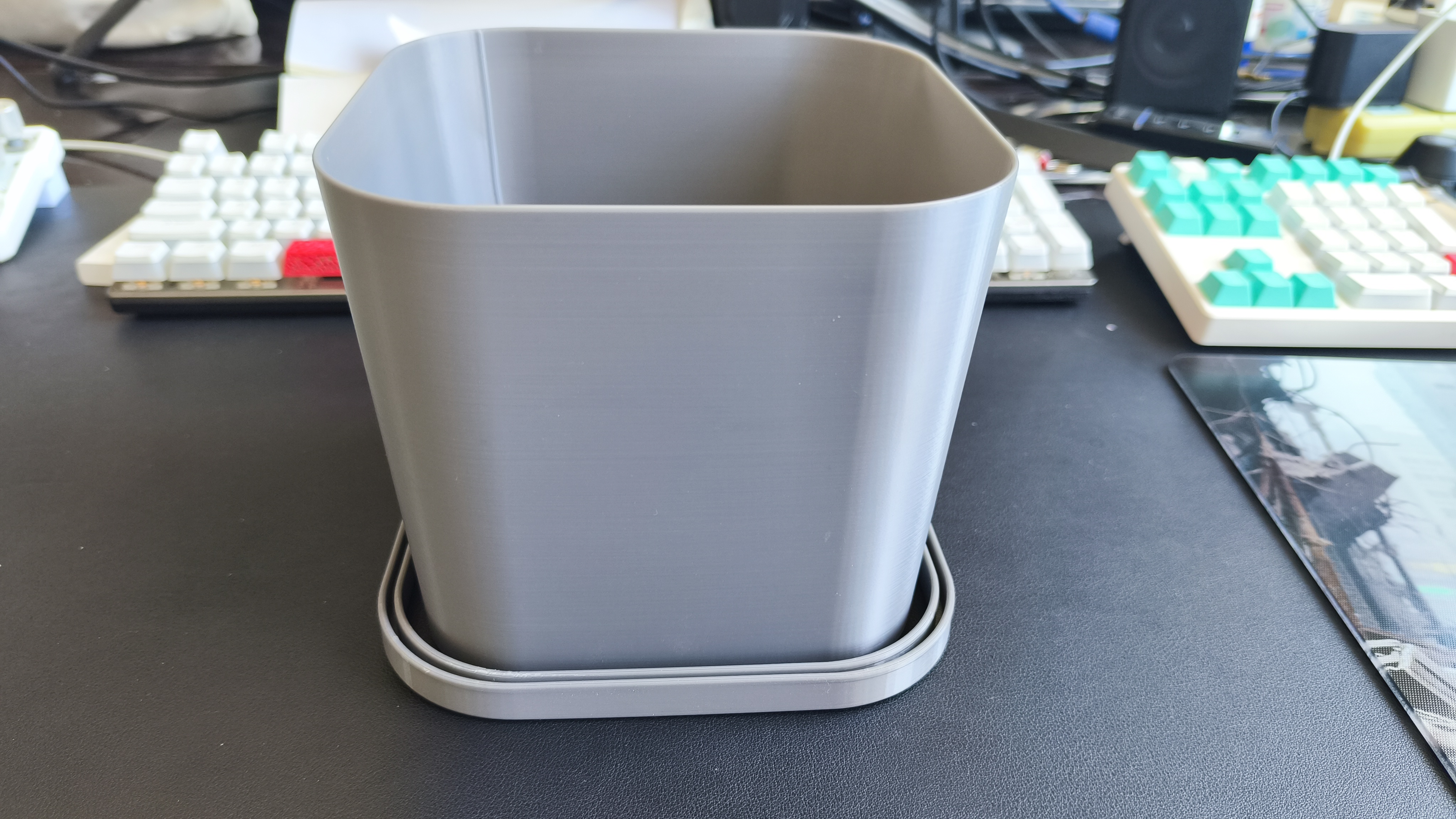 Miniatura 2 do modelo 3D 省料版桌面垃圾桶