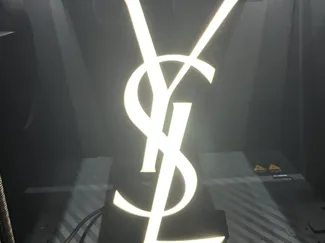 boite a lumière Yves Saint Laurent