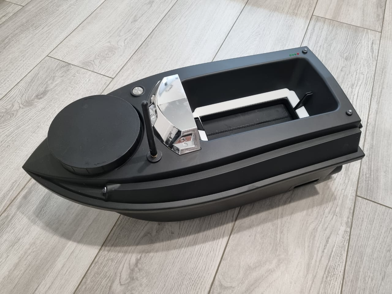 Carp Boat v030 container