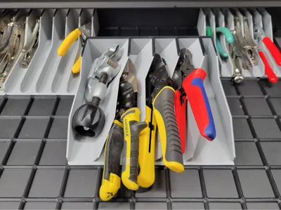 Gridfinity 5x5 Tilted Plier Rack 