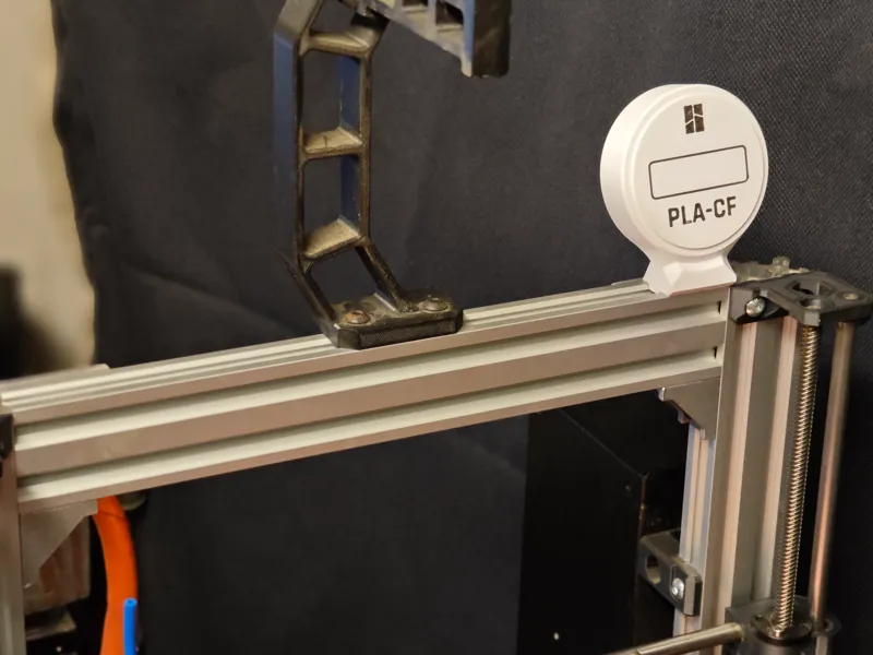 Label insert mount