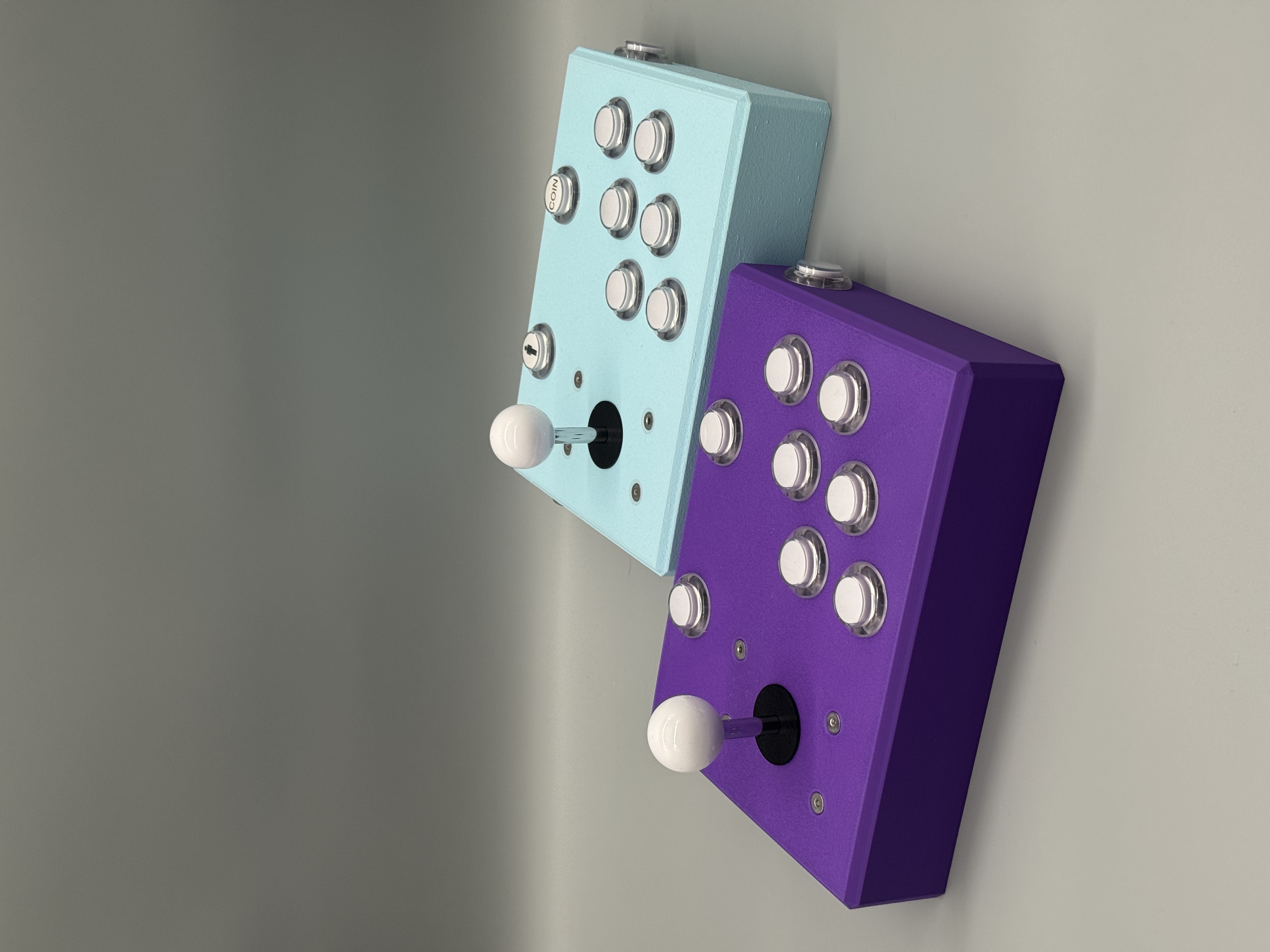 Miniatura 4 do modelo 3D Arcade Controller with Side Pinball Buttons