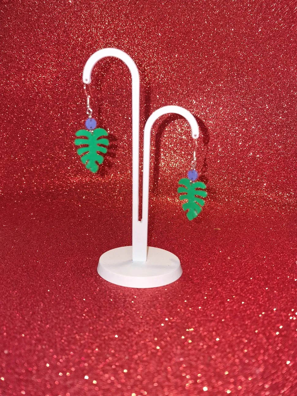 Simple leaf earrings view 3
