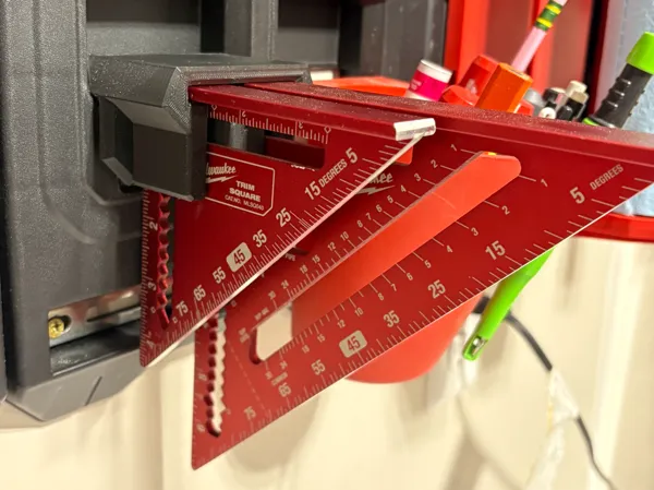 Support d'équerres Milwaukee pour Packout Wall