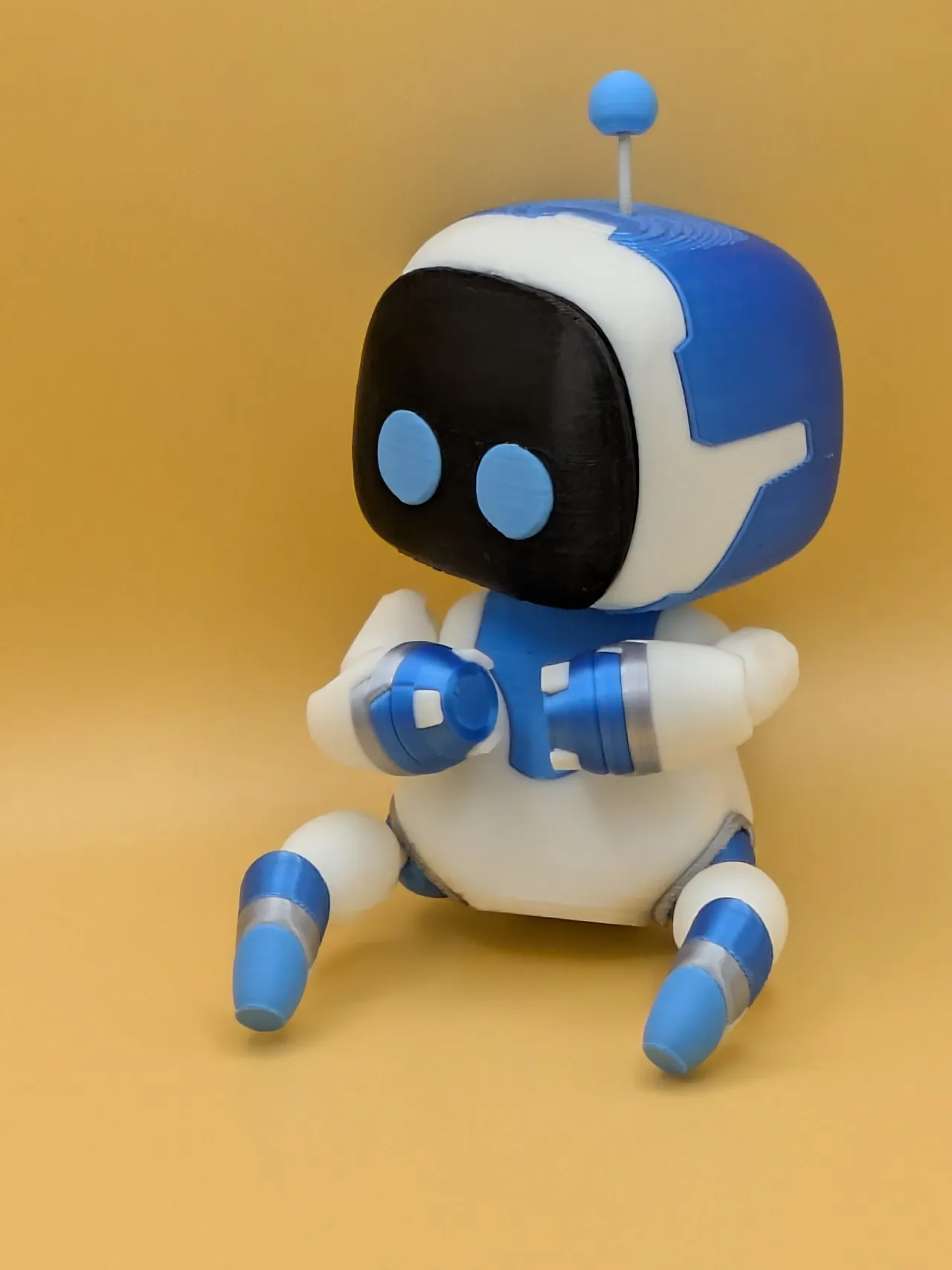 Poseable Astro Bot view 3