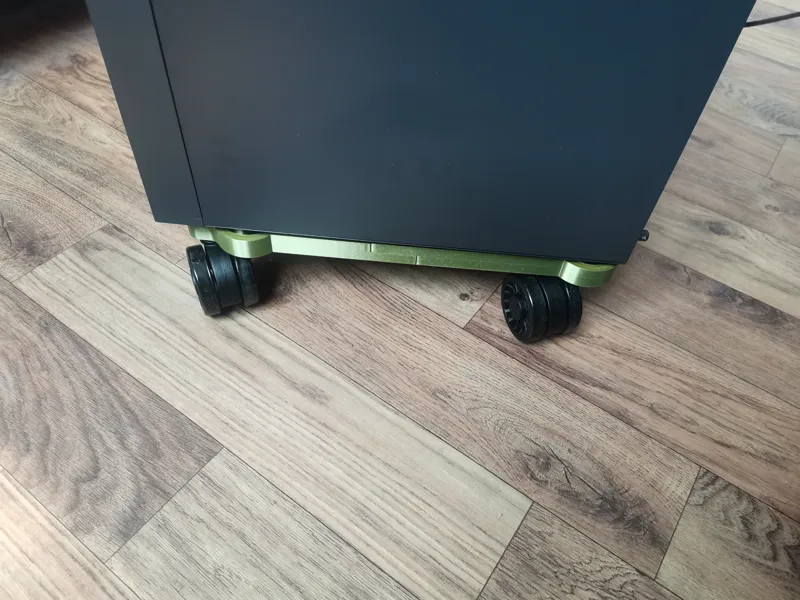 Chassis rack with wheels（机箱托架带轮子）