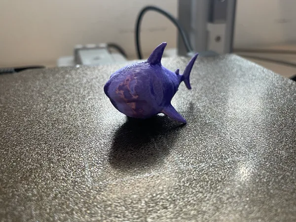 Figurine miniature de requin