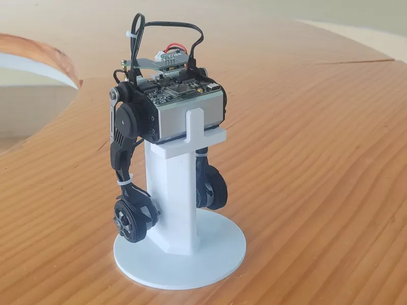 Debugging bracket designed for wheel-legged robots