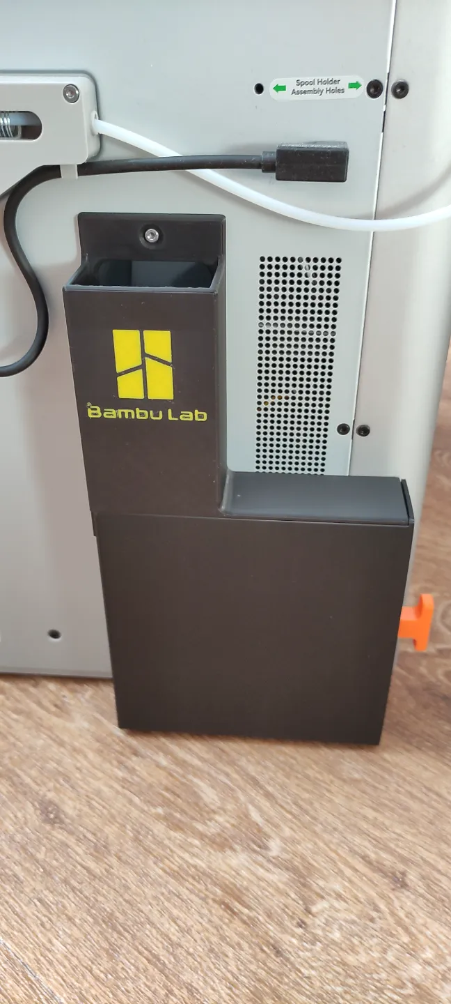 Trash container