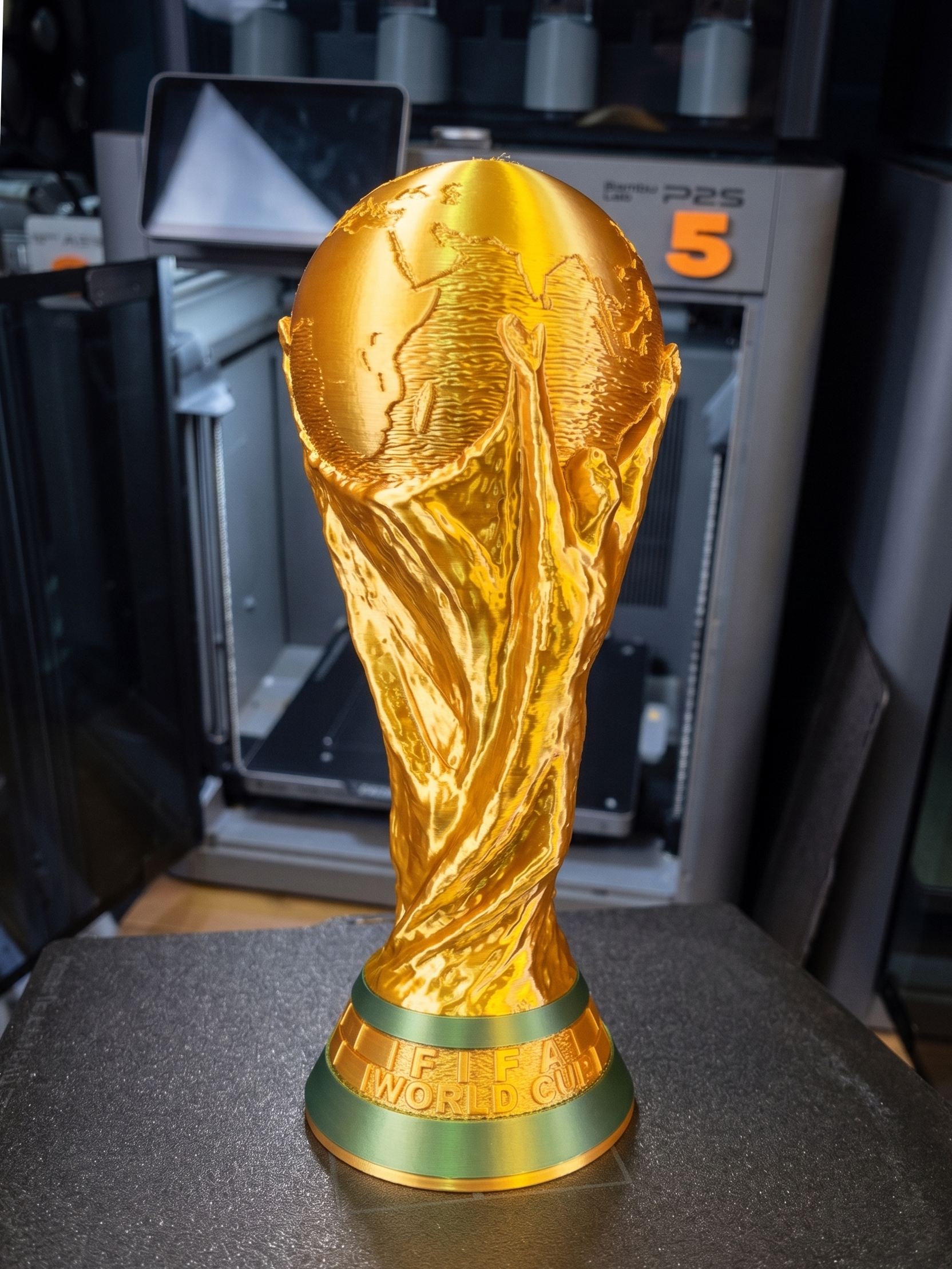 Miniatura 7 do modelo 3D Ultra-Detailed World Cup Trophy Replica