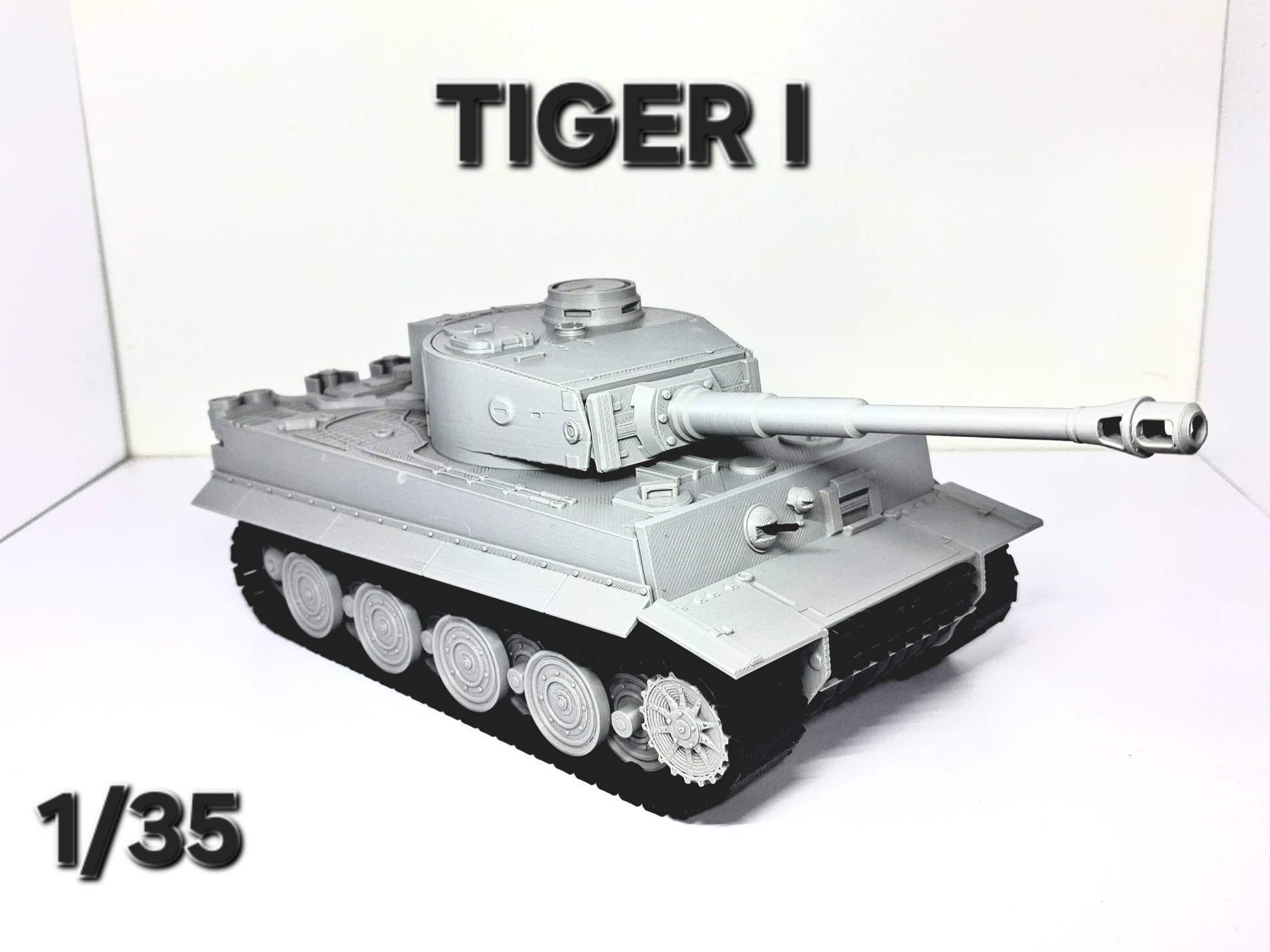 TIGER 1 1/35 SCALE TANK MODEL