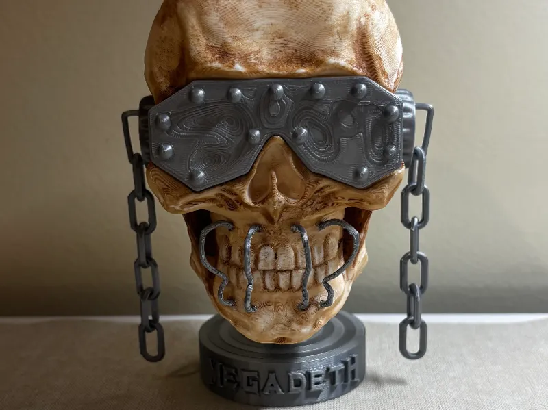 Megadeth Skull with stand