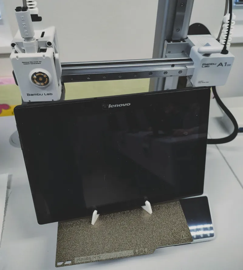 Universal tablet (smartphone) holder