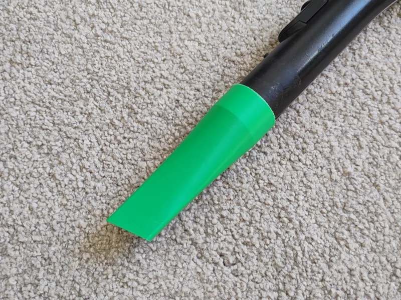 Window sill vacuum nozzle