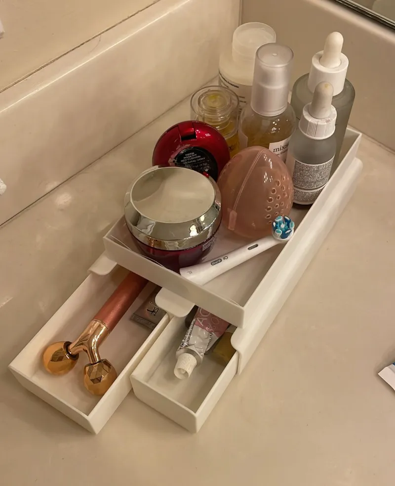 Makeup organizer / desk organizer