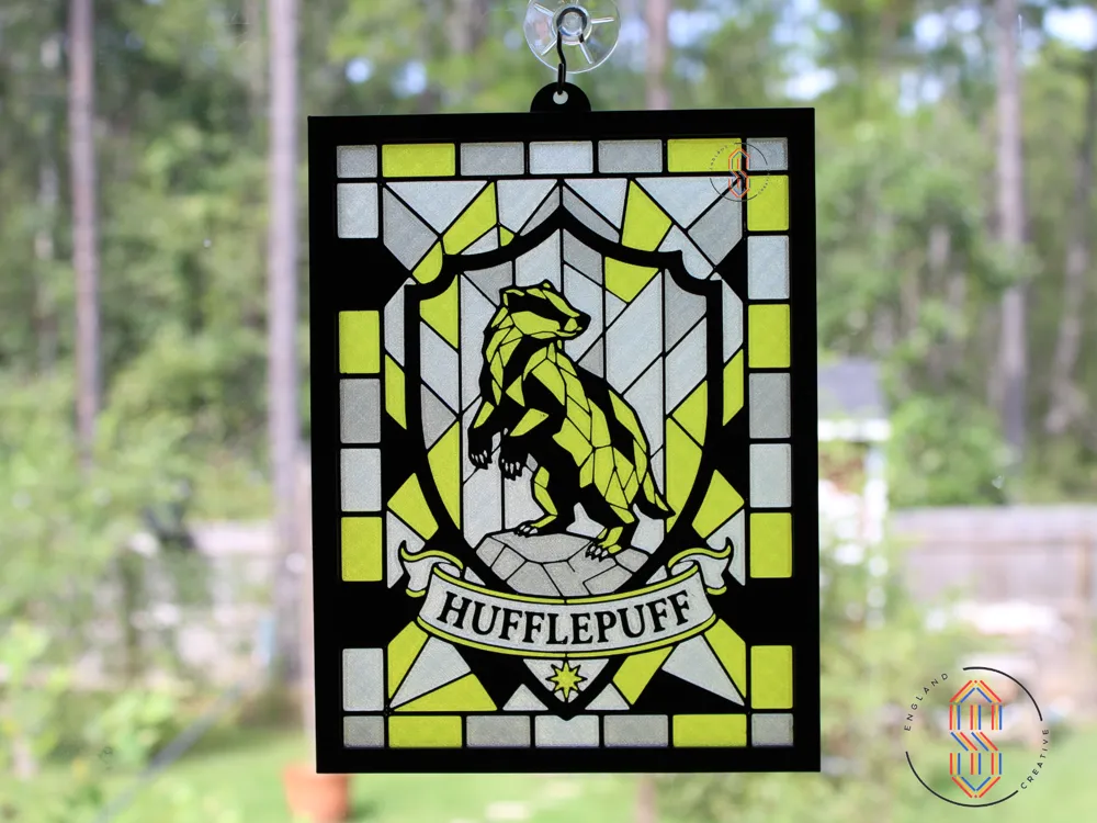 Marco decorativo: Suncatcher - Hufflepuff. Referencia del modelo original.