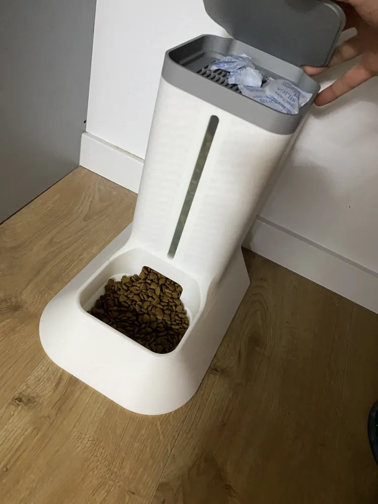 Gravity cat feeder - Free 3D Print Model - MakerWorld