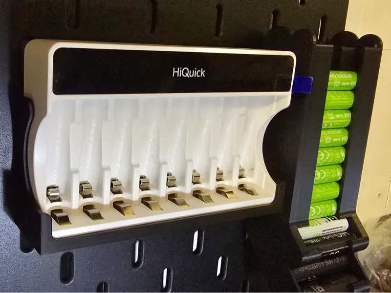 HiQuick AA/AAA Battery Charger Skadis Mount