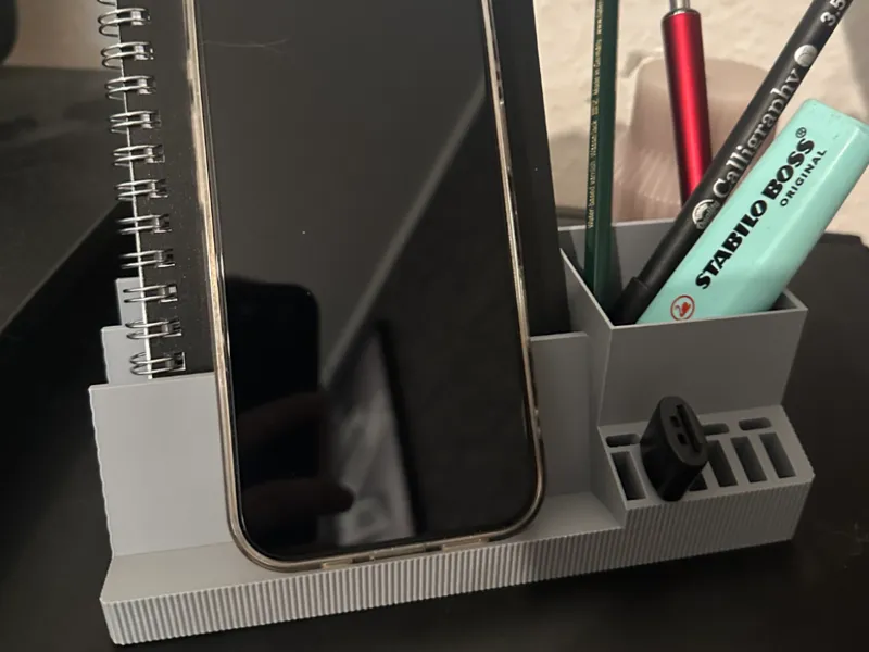 Desk organizer