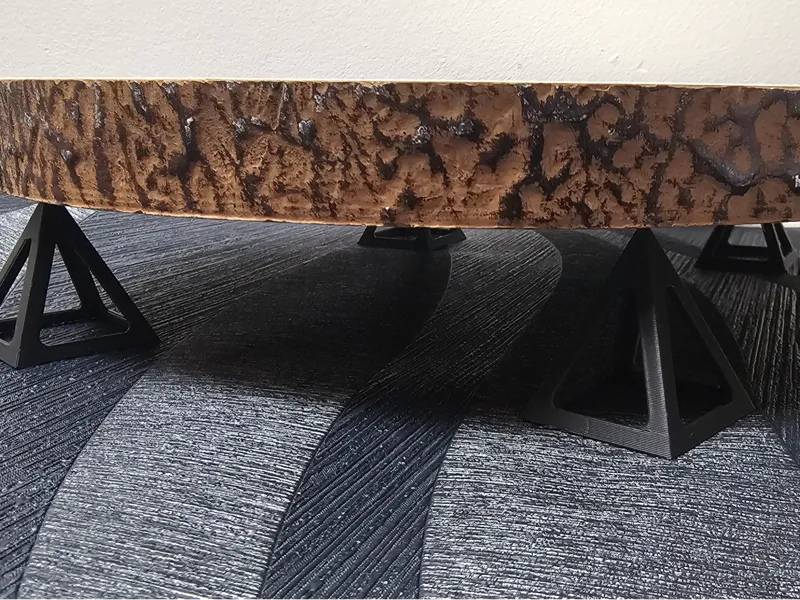 Painting Pyramid Supports
